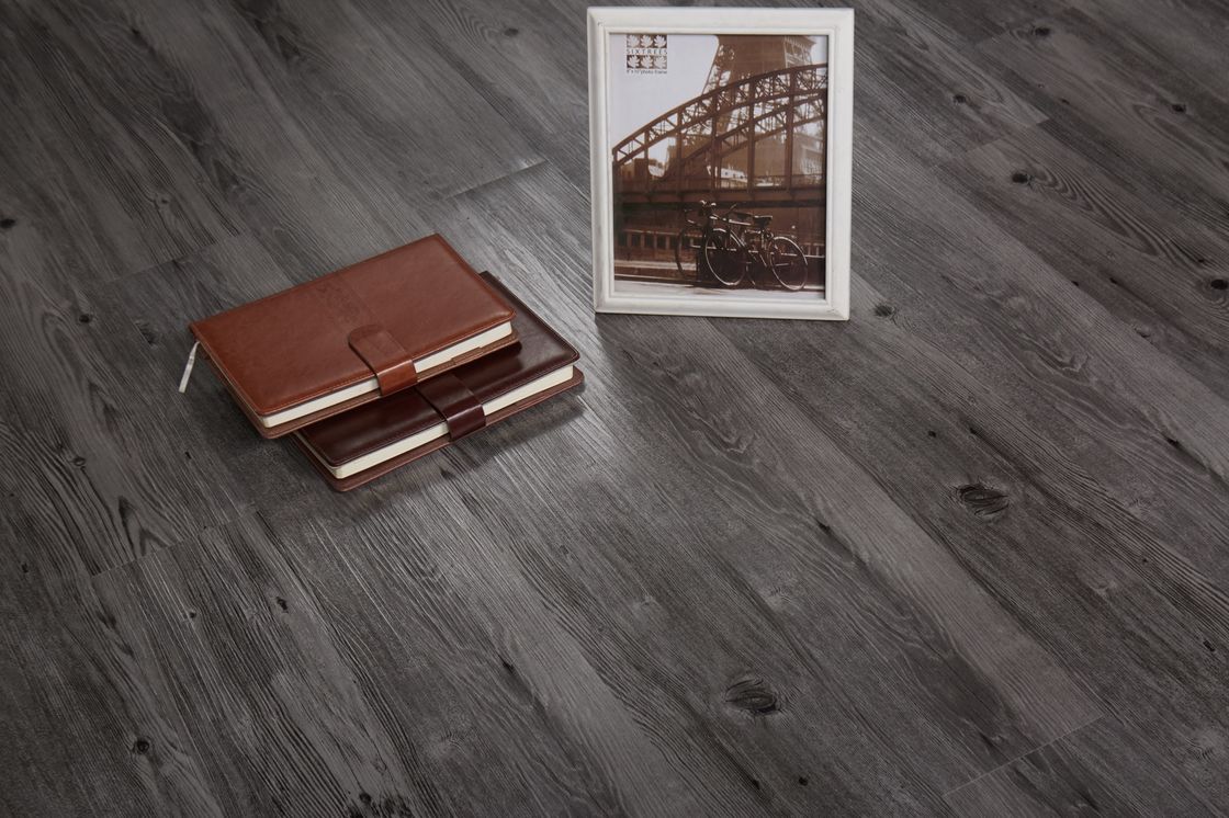 High Tensile Strength Sheet Vinyl Flooring Wood Grain Scratch Resistant
