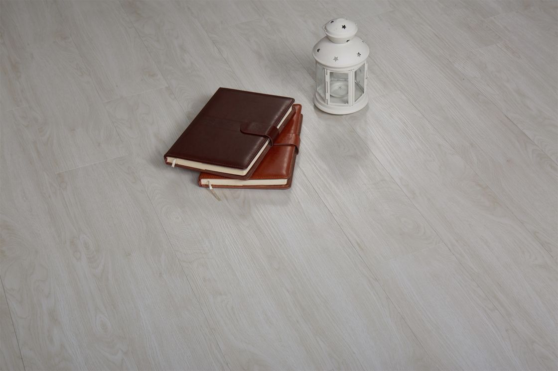 Fire Resistance PVC Vinyl Plank Flooring Click System PVC Vinyl Flooring In Floor Decoration
