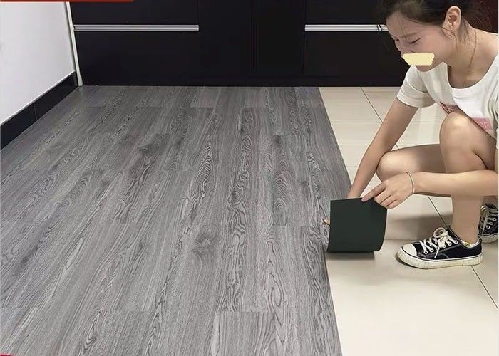 Waterproof Peel And Stick Vinyl Flooring Environmental Friendly Glue Anti Corrosion