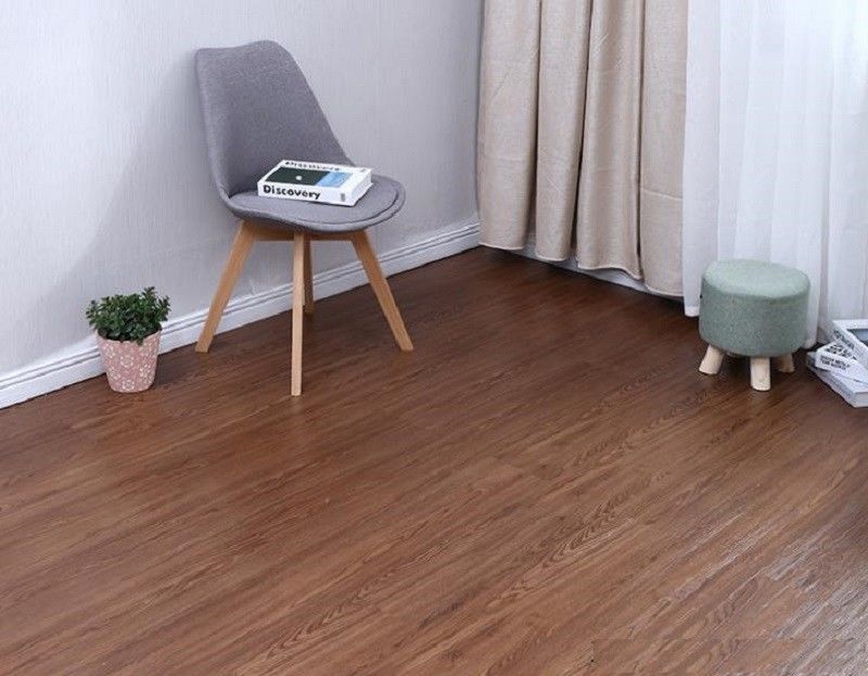 CE Certificate LVT Plank Flooring With Wear Layer 0.3mm Oak Wood Color
